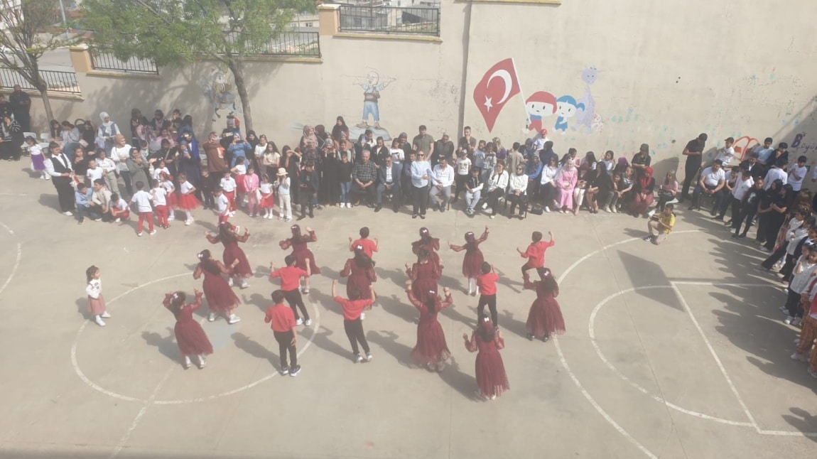 OKULUMUZDA ''23 NİSAN ULUSAL EGEMENLİK VE ÇOCUK BAYRAMI'' BÜYÜK BİR COŞKUYLA KUTLANDI.